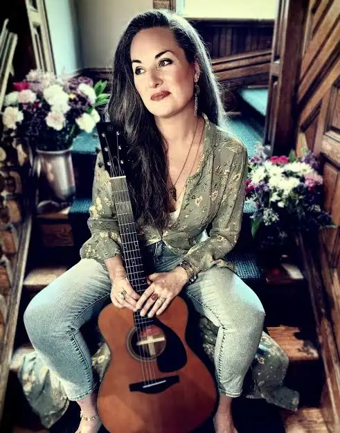 Amanda Keeley, singer-songwriter, Eastern Ontario